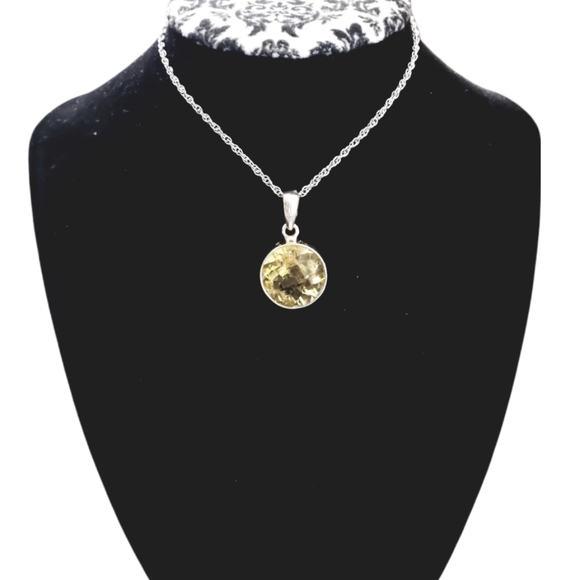 Vintage Sterling Silver Green Peridot Pendant - Picture 2 of 10